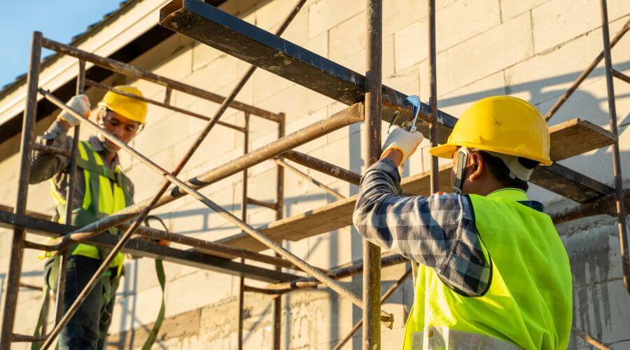 Professional gutter cleaning in Marmaduke, AR